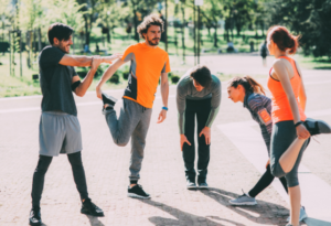 Séance de renforcement musculaire dans les parcs de Grenoble